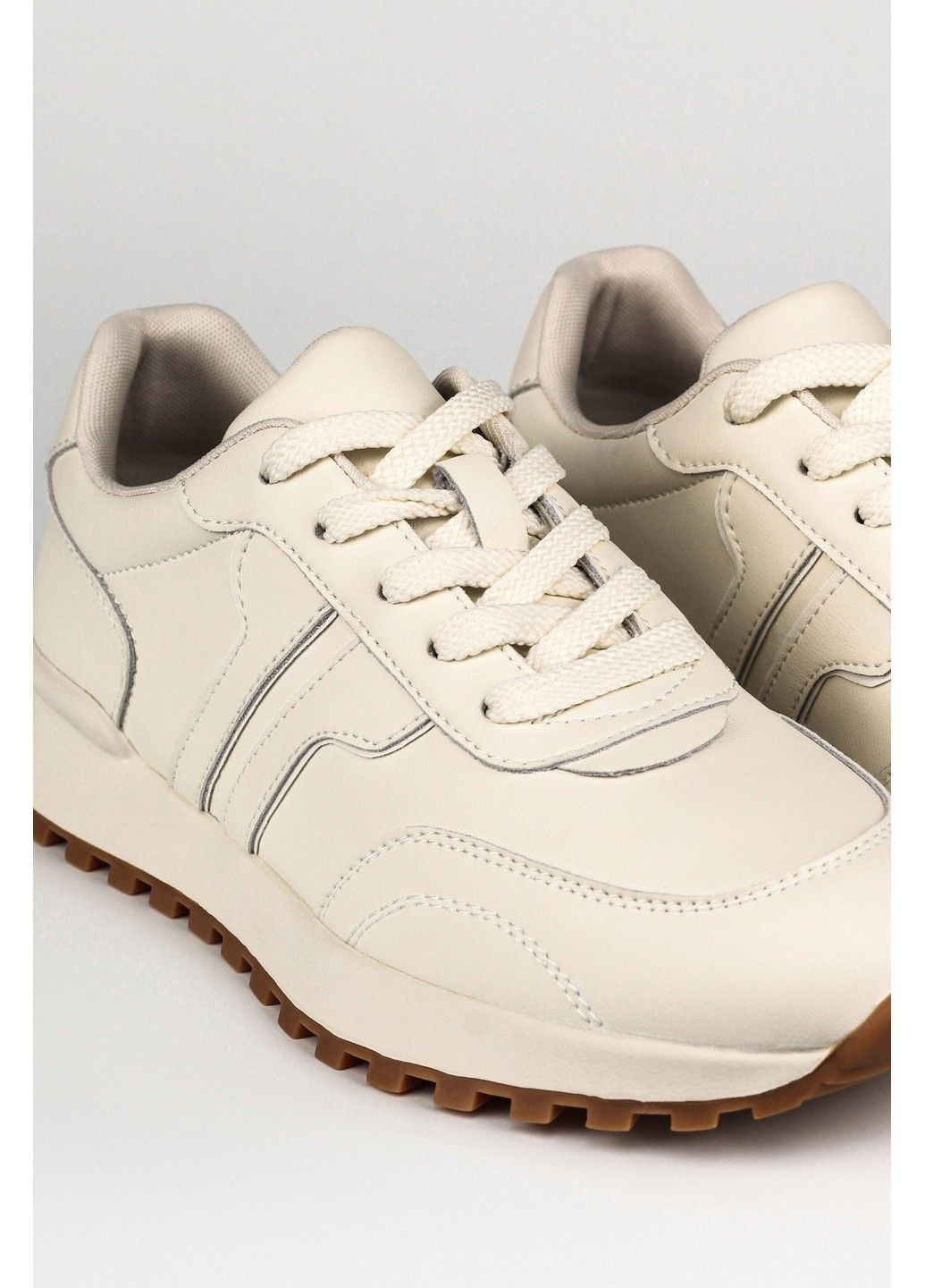 Жіночі кросівки 1100408 Buts молочні демісезони (297438689)