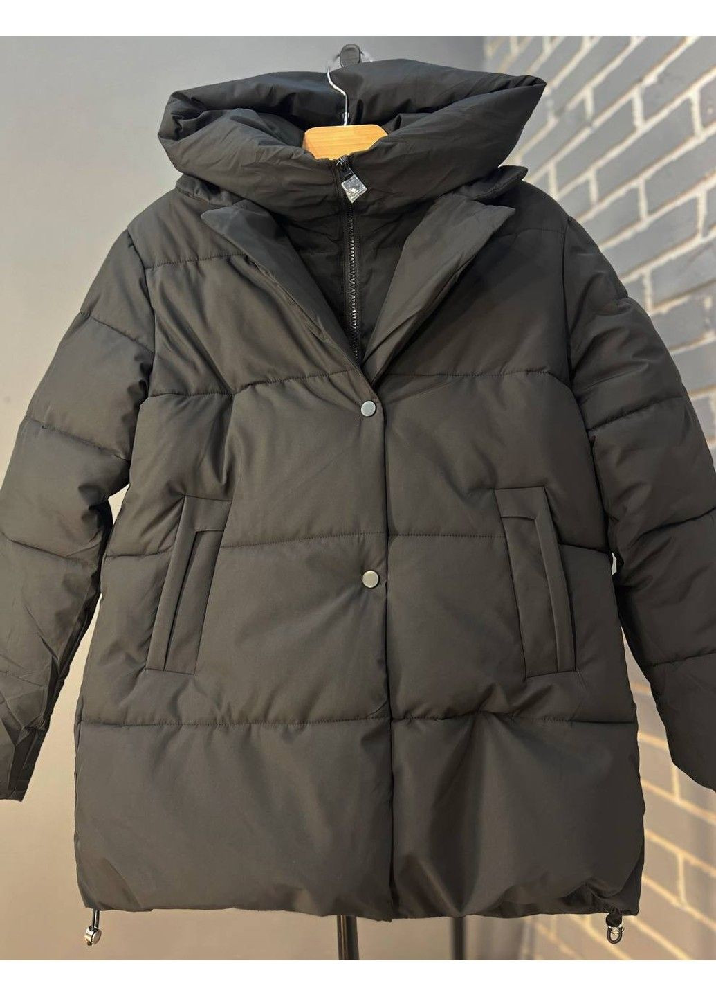 Чорна демісезонна куртка жіноча подовжена подвійна застібка з капюшоном 9010 чорна Lady yep