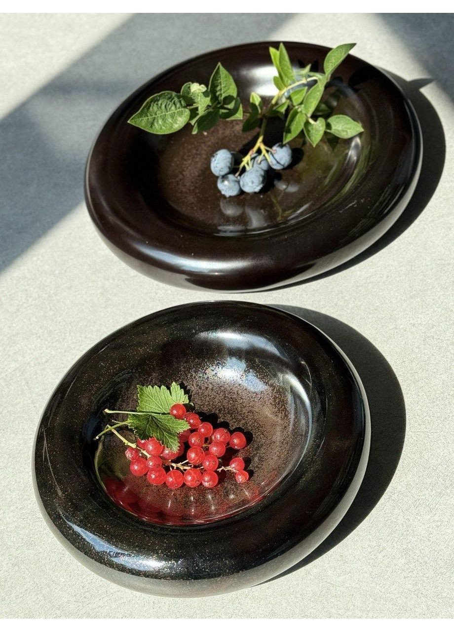 Тарелка "Каменный круг" черного цвета керамическая в изысканном дизайне 24см OSM (365549057)