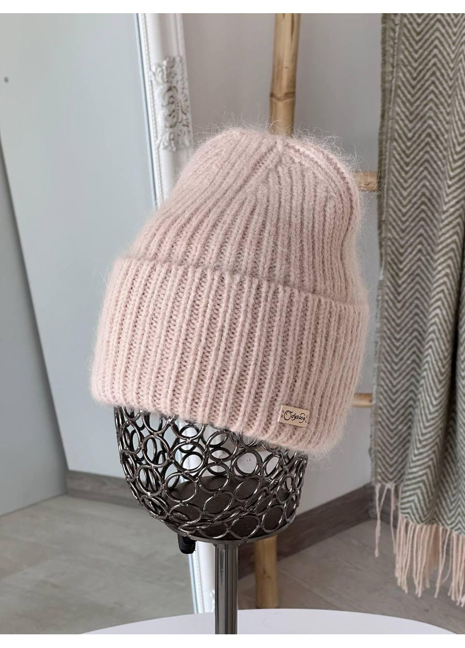 Шапочки тепленькие ангоровые, мягкие и очень приятные на ощупь, большое количество цветов. No Brand (362146359)