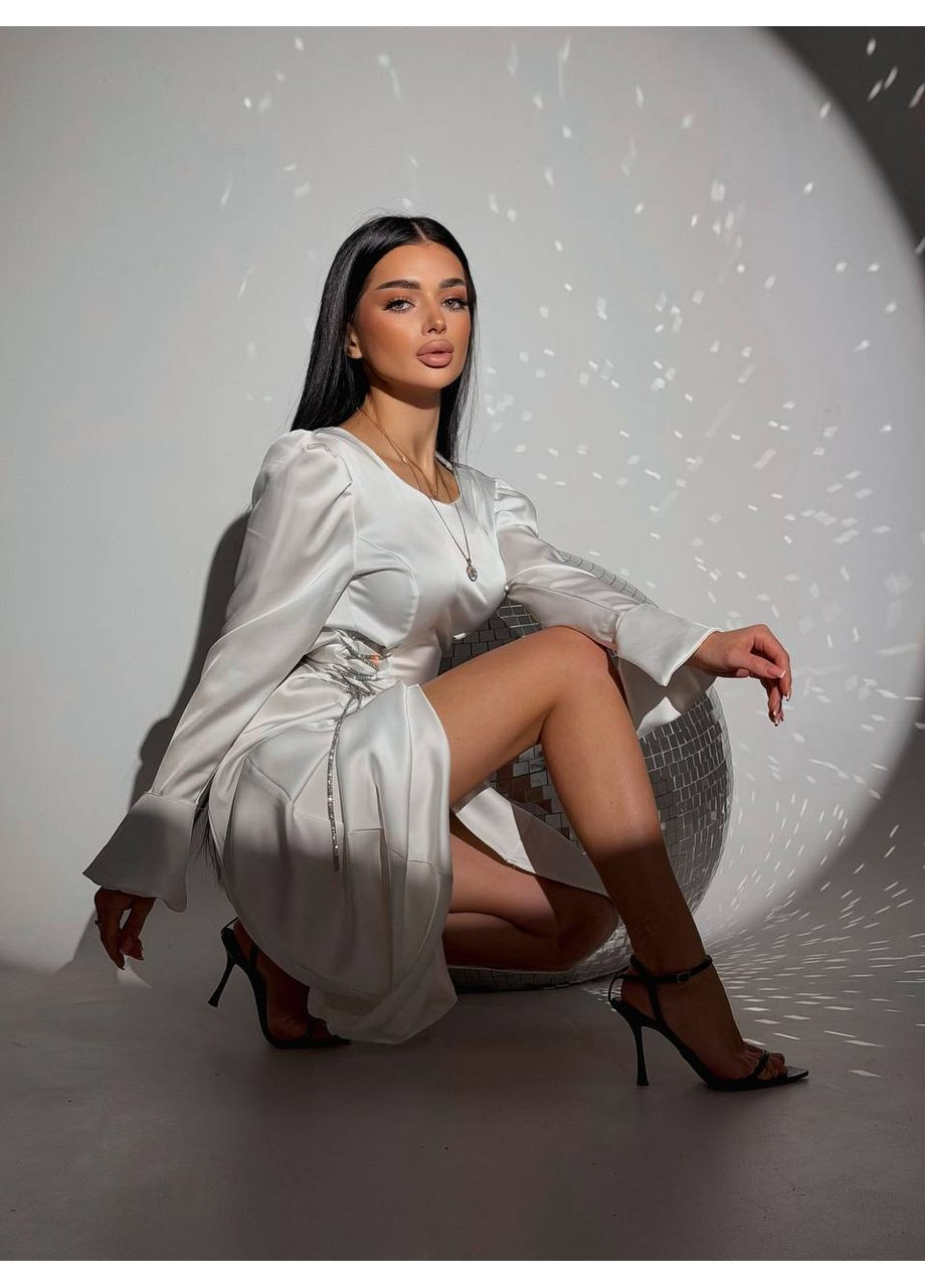 Молочное праздничный, карнавальный, коктейльное, вечернее элегантное женское платье из двойного шелка с декоративными боковыми шнурками. Україна однотонное