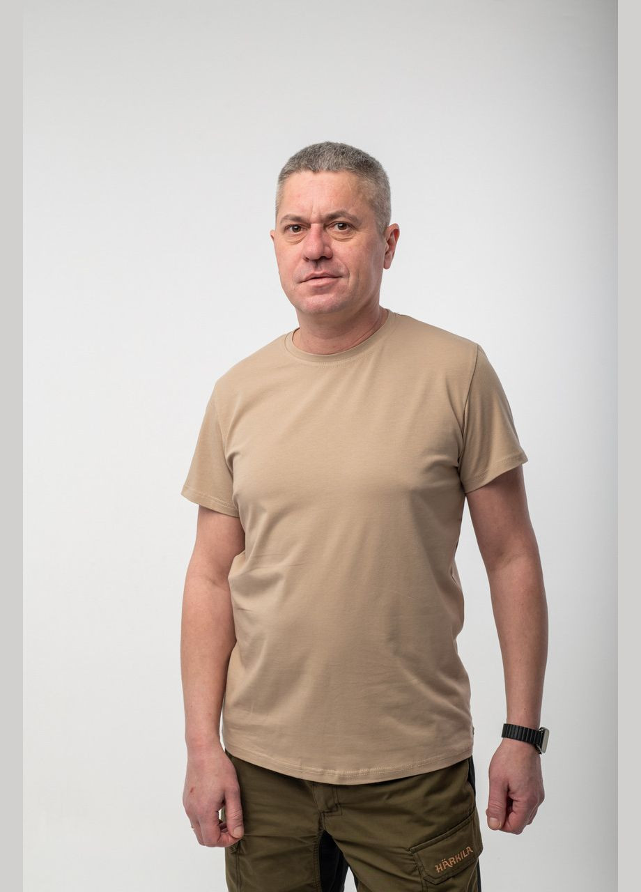 Бежевая базовая мужская футболка с коротким рукавом V.O.G.