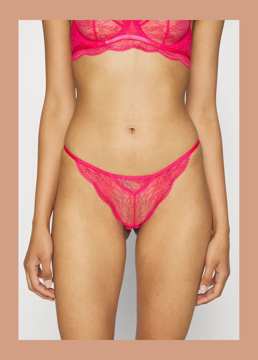 Мереживні рожеві трусики L Hunkemoller (342098356)