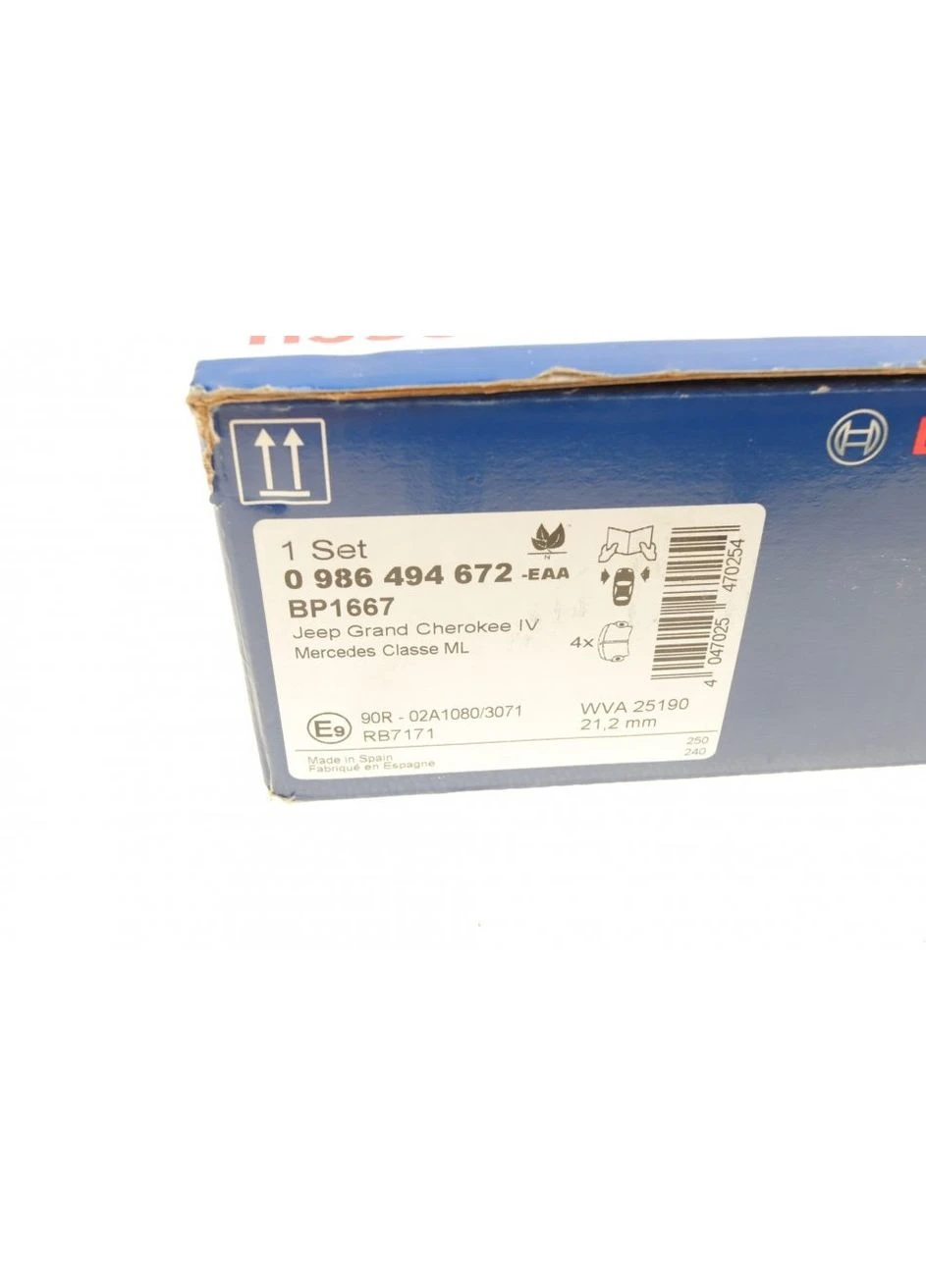 Колодки гальмівні (передні) MB M-class (W166)/GLE (W166) 11 0 986 494 672 (opt-om) Bosch (339649992)