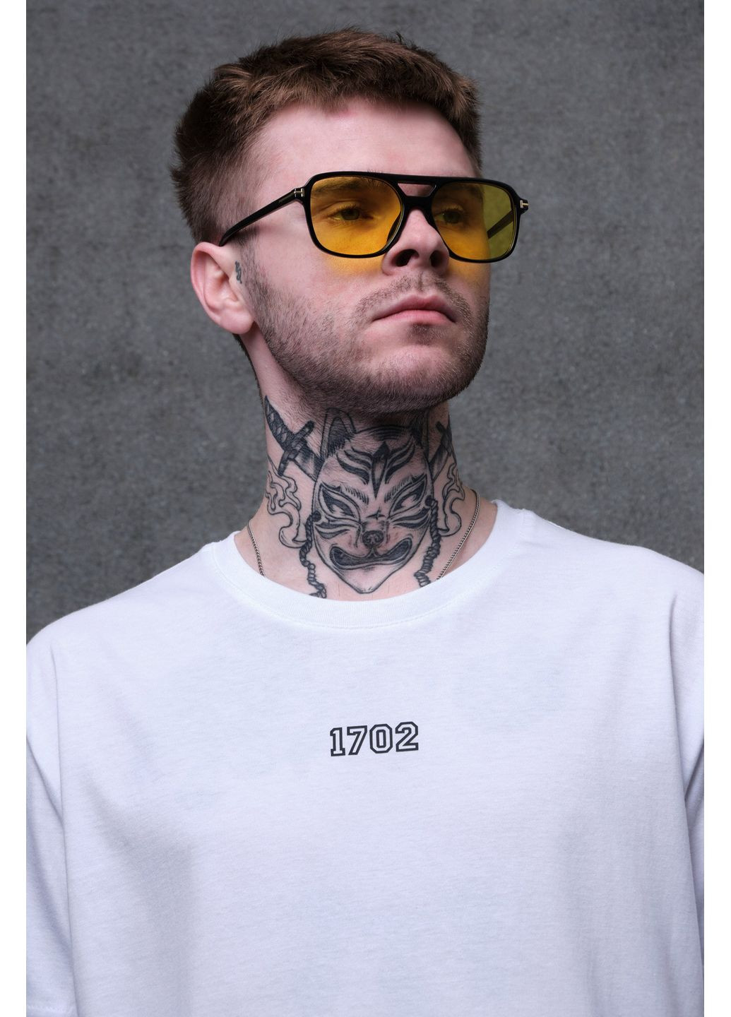 Біла оверсайз футболка Without