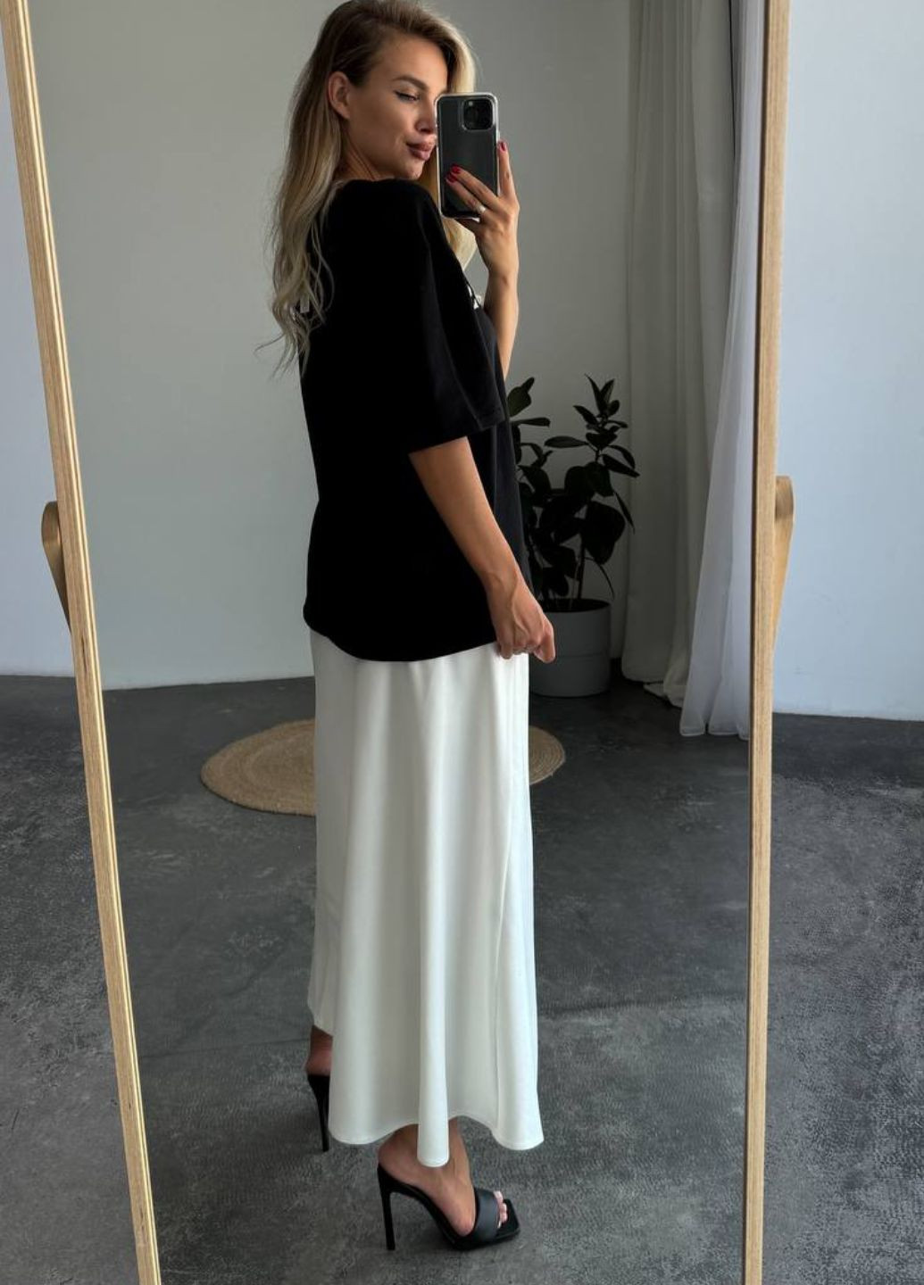 Молочная повседневная однотонная длинная юбка Україна клешированная