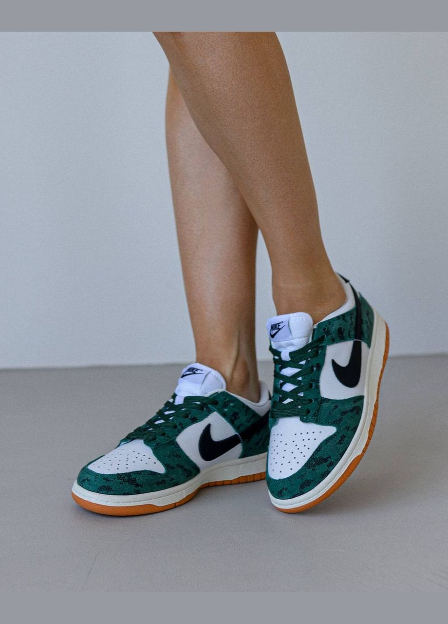 Зеленые демисезонные кроссовки женские, вьетнам Nike SB Dunk Low Green Snake