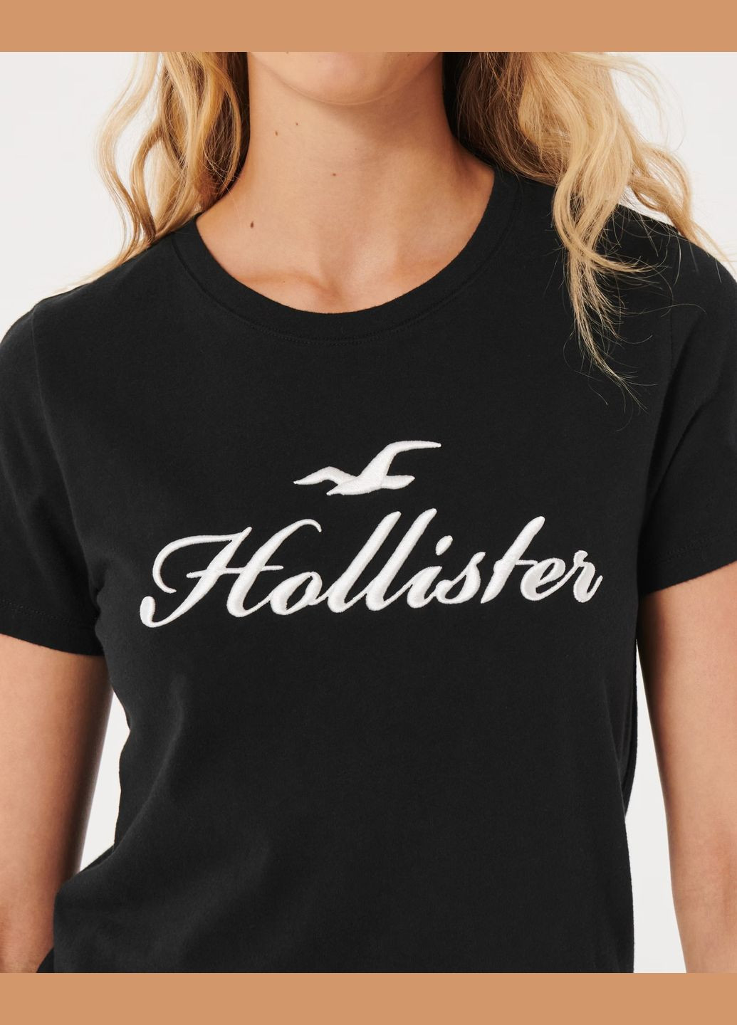 Чорна літня футболка hc9829w Hollister