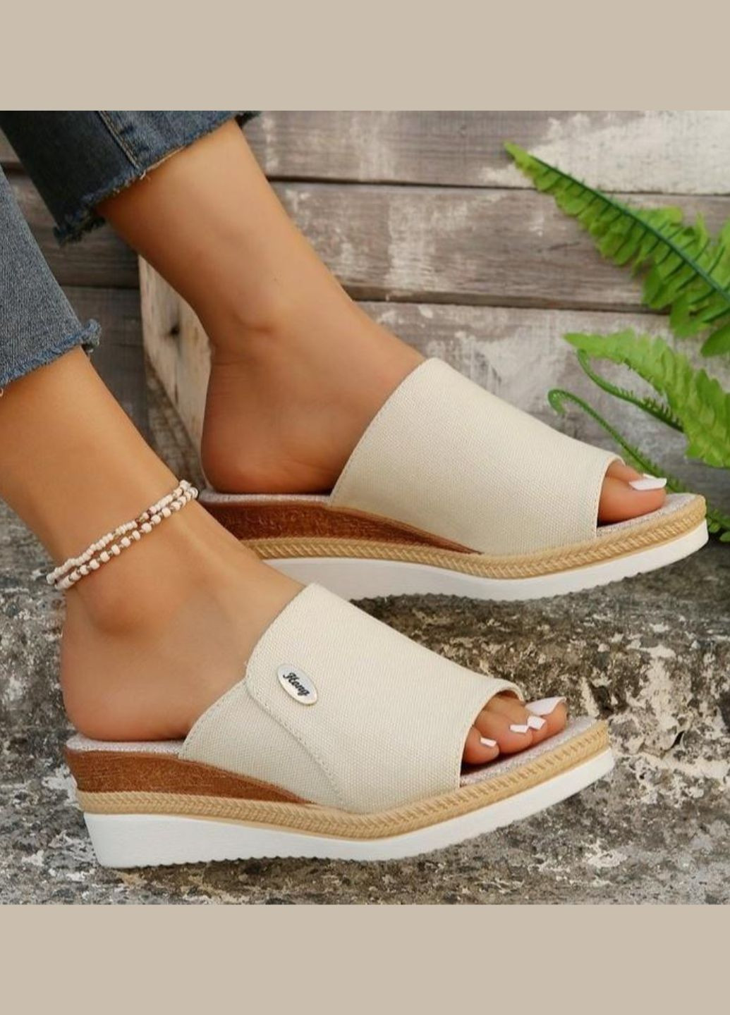 Жіночі шльопанці на танкетці No Brand (360885293)