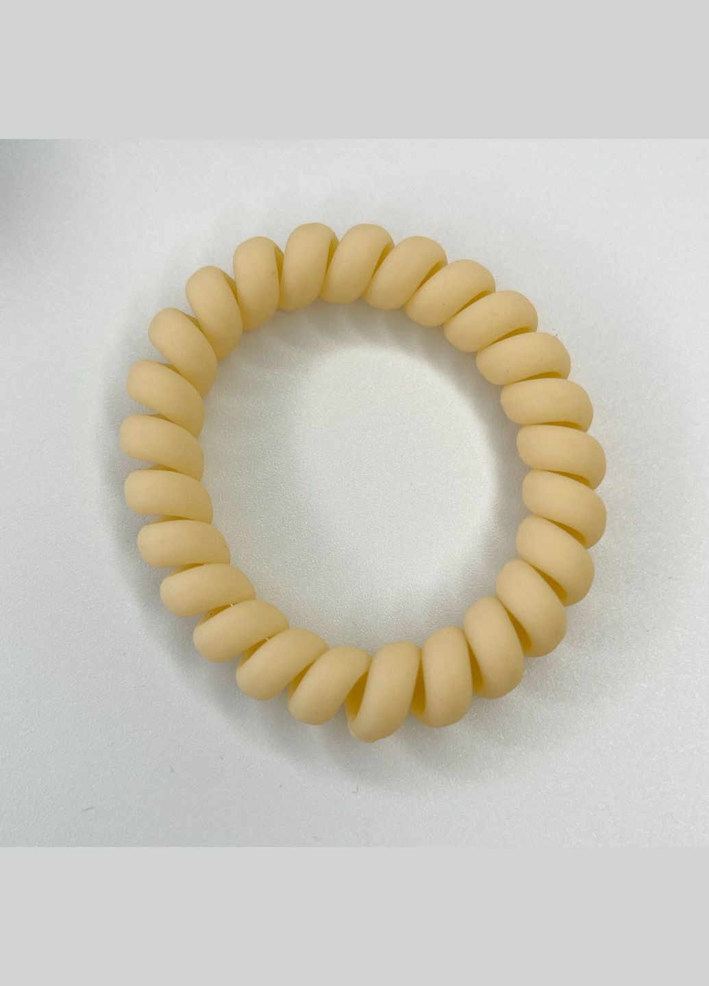 Гумка для волосся Резинка-пружинка матова Пластик Бежевий 5 см Finding (329892572)