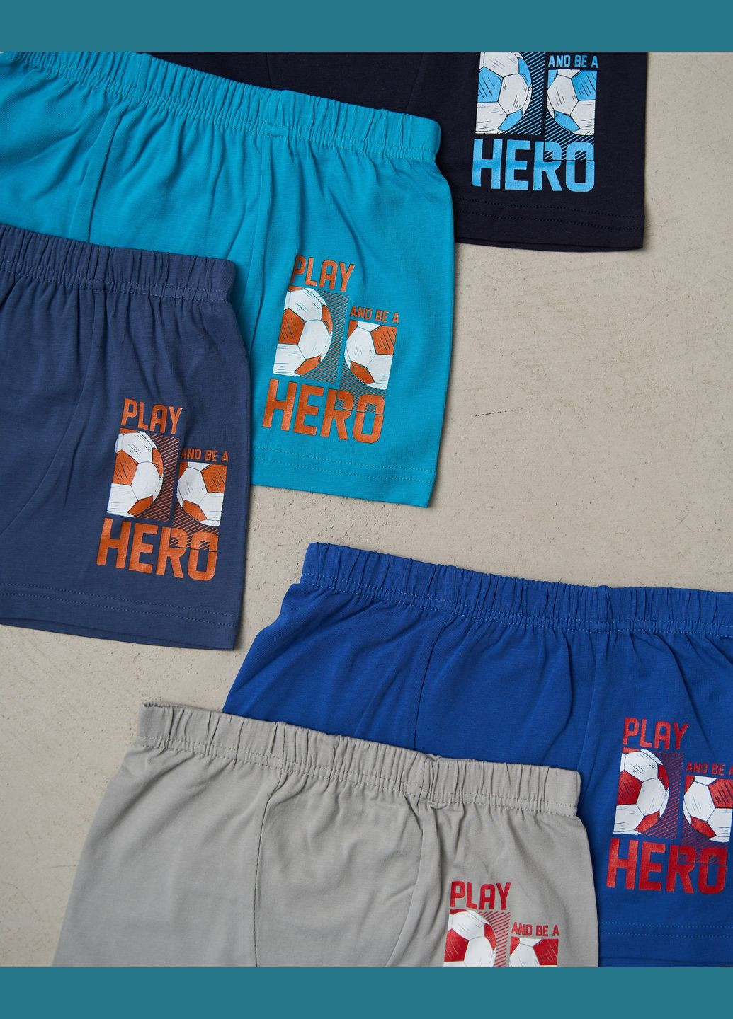 Підліткові для хлопчика з принтом "Play and Be a Hero" – набір 5 штук Nicoletta боксери (303358563)