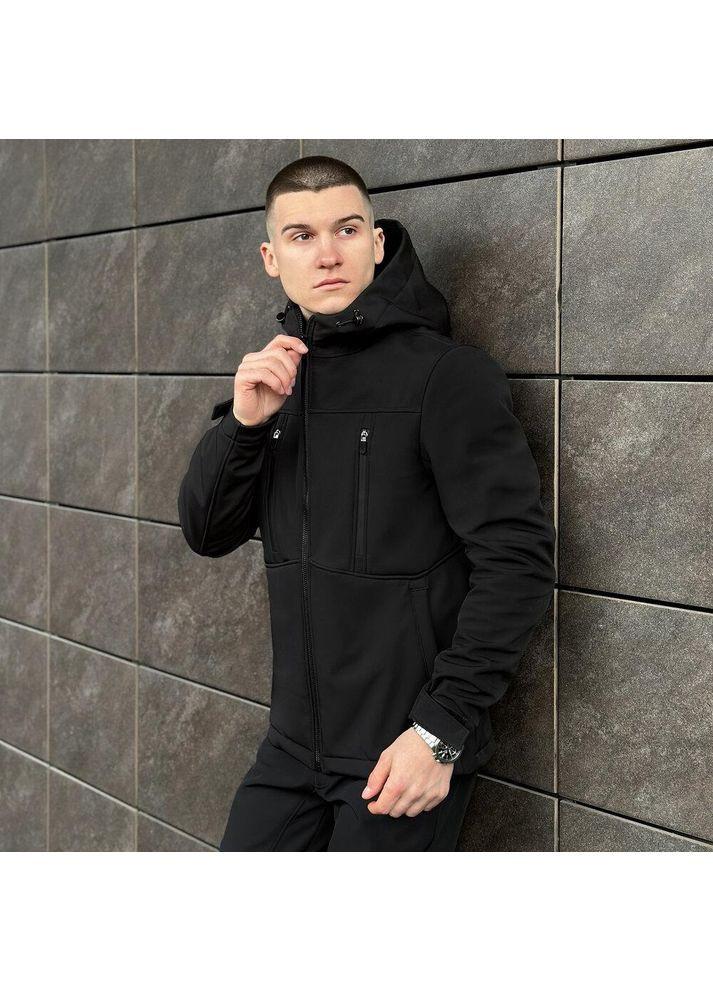 Черная демисезонная стильная и практичная куртка из материала soft shell Vakko