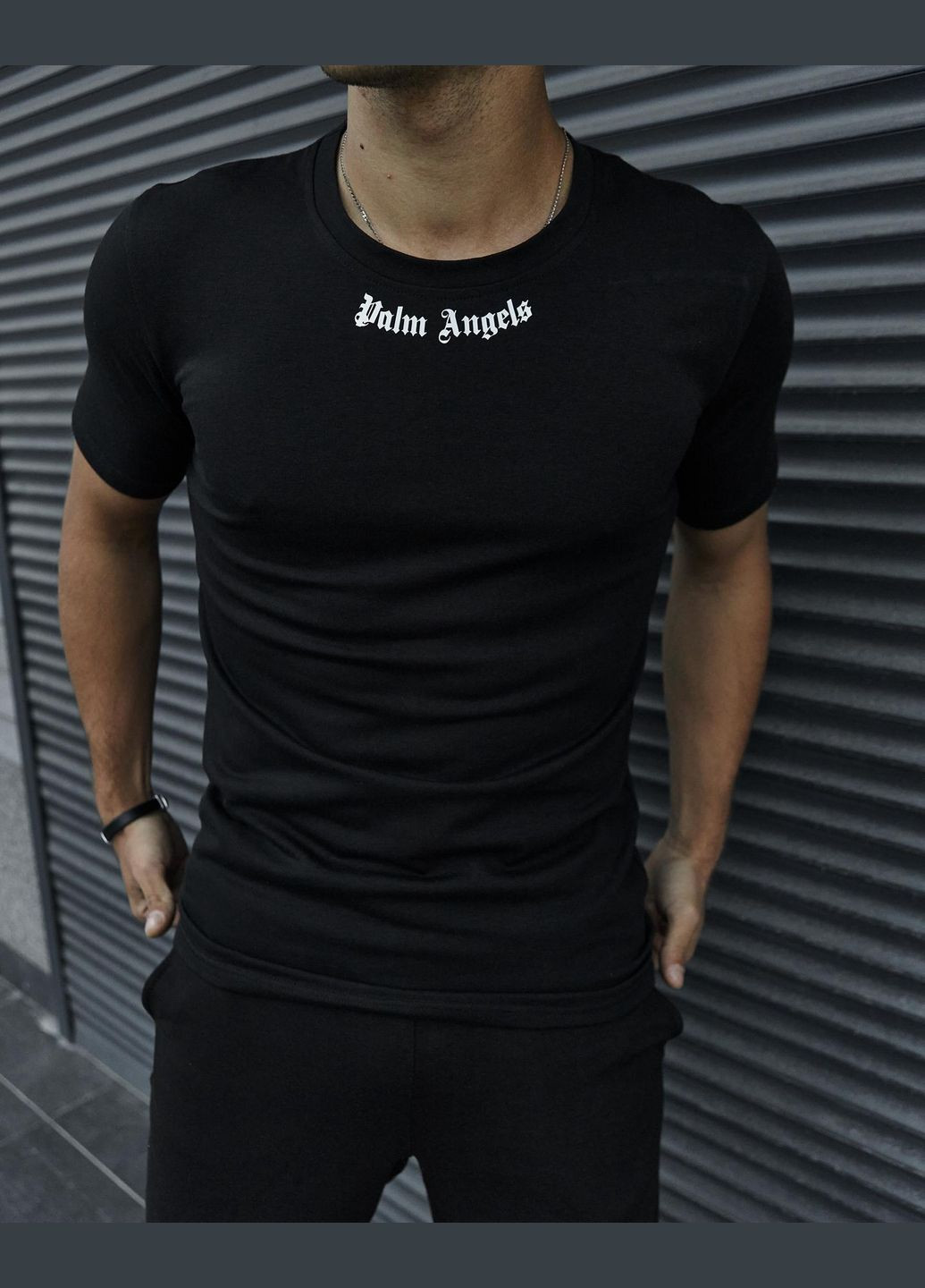 Черная базовая футболка с лого⚡️ Luna