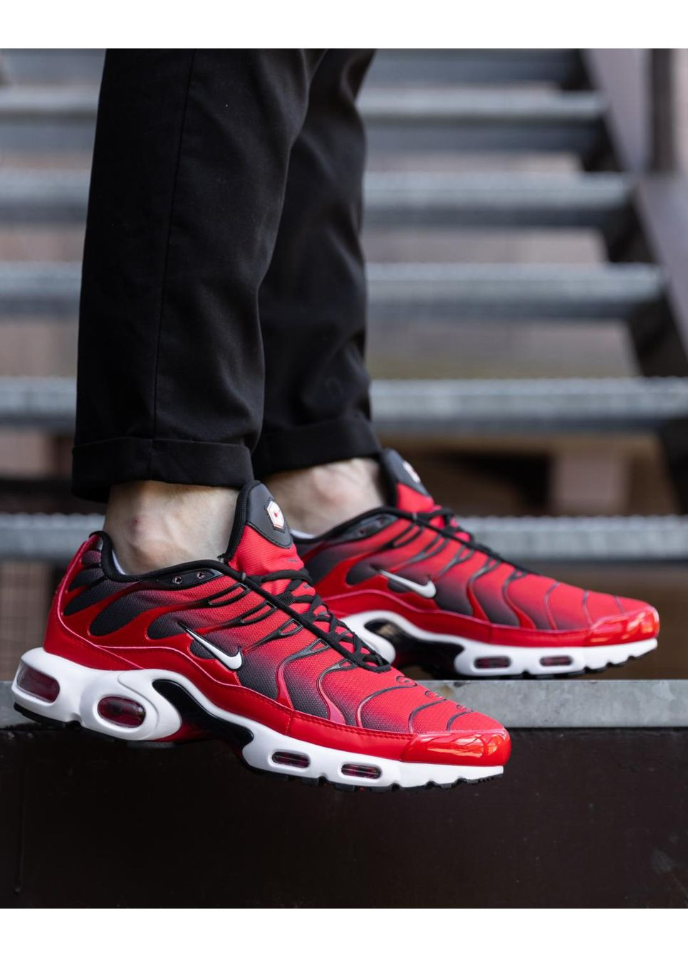 КРОССОВКИ ЖЕНСКИЕ NIKE AIR MAX PLUS TN RED WHITE BLACK НАЙК АИР МАКС ТН ПЛЮС No Brand чёрные демисезоны (367174534)