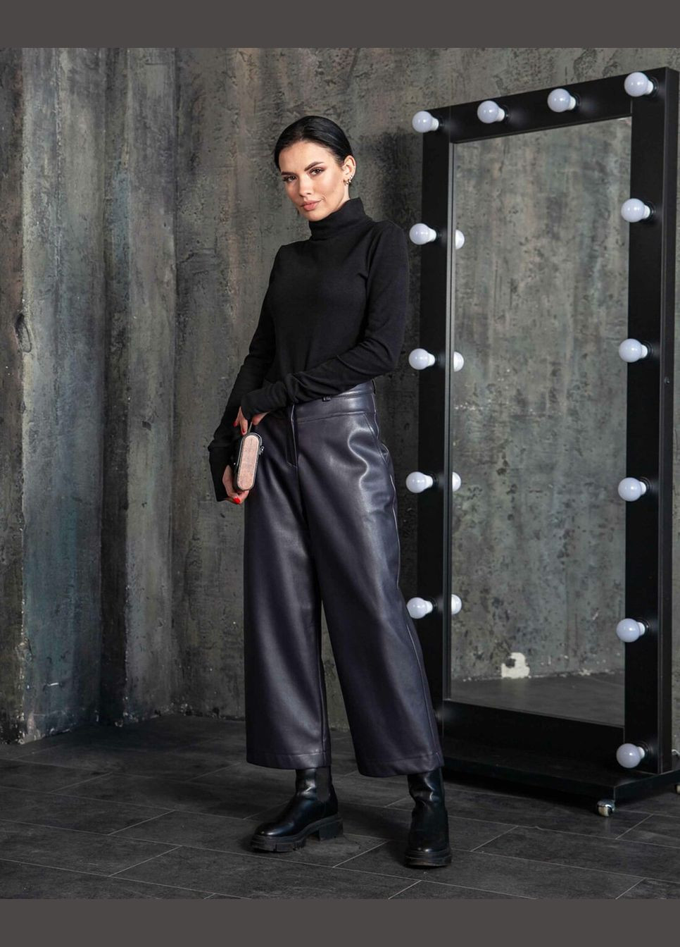 Жіночі брюки-кюлоти з екошкіри з кокеткою на талії (БР 1122) RiMari (365729558)