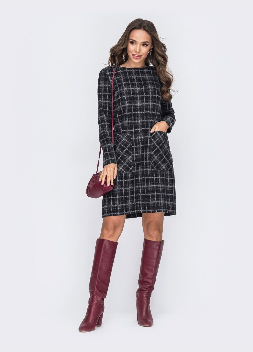 Серое серое платье прямого кроя в клетку Dressa