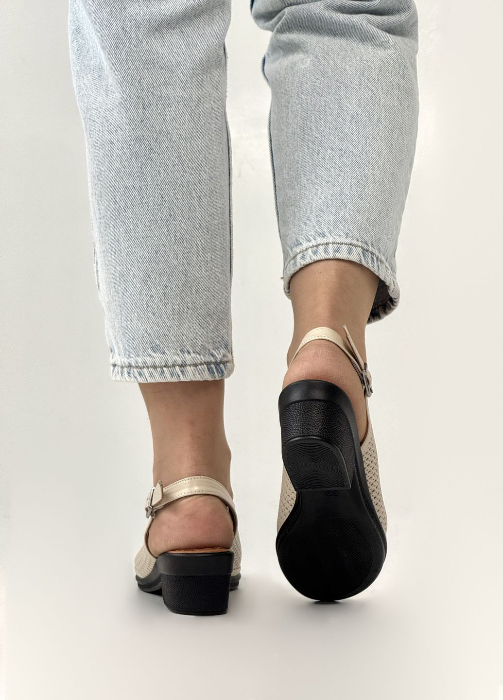 Бежевые босоножки женские кожаные на полную стопу Sherlock Soon