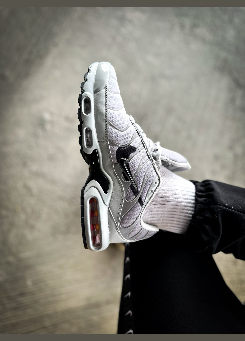 Серые всесезонные кроссовки мужские nike air max tn plus double swoosh gray | найк аир макс тн плюс серые No Brand