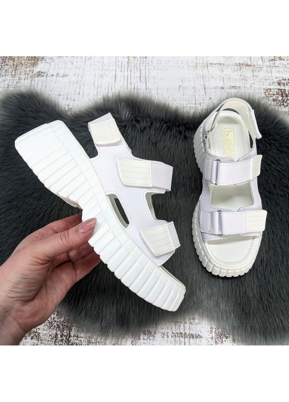 Белые босоножки женские KDSL на липучке