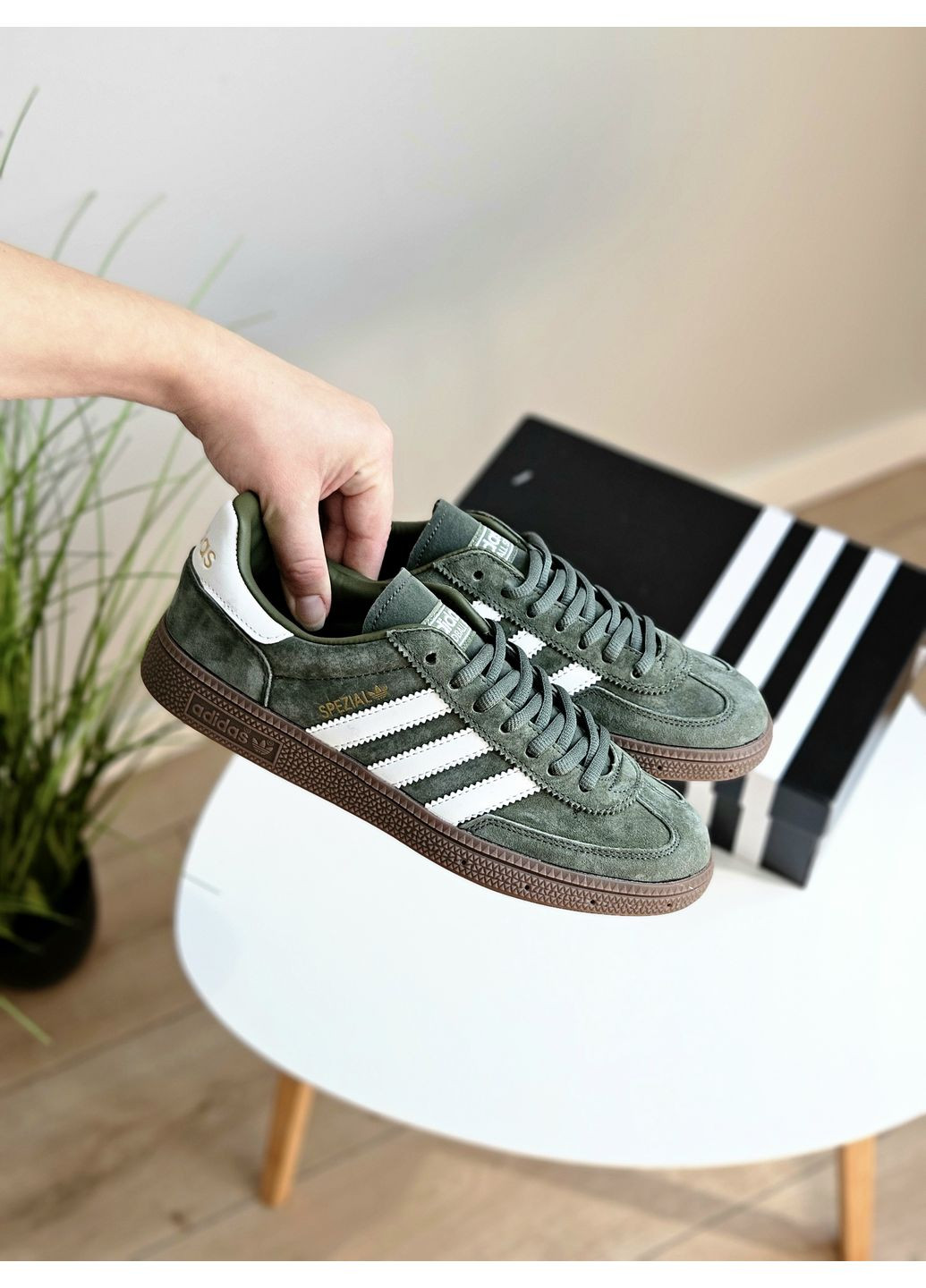 Оливковые (хаки) демисезонные кроссовки мужские и женские adidas spezial khaki white | адидас специал хаки No Brand