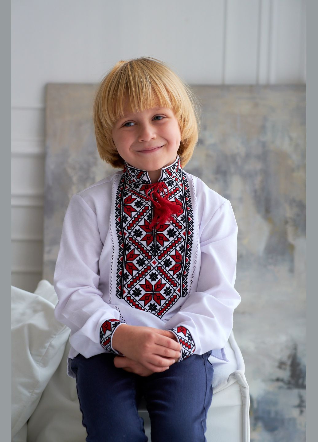 Белая вышиванка из натуральной ткани для мальчика "классика" (красно-черная) Kalyna домотканное полотно (316036747)