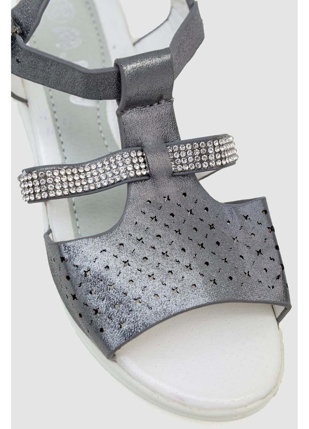 Серебряные босоножки для девочки Bee