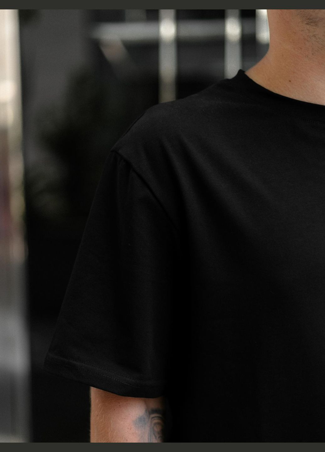 Чорна чоловіча футболка No Brand