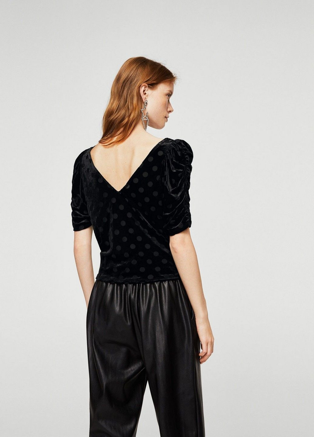 Чорна блуза Mango