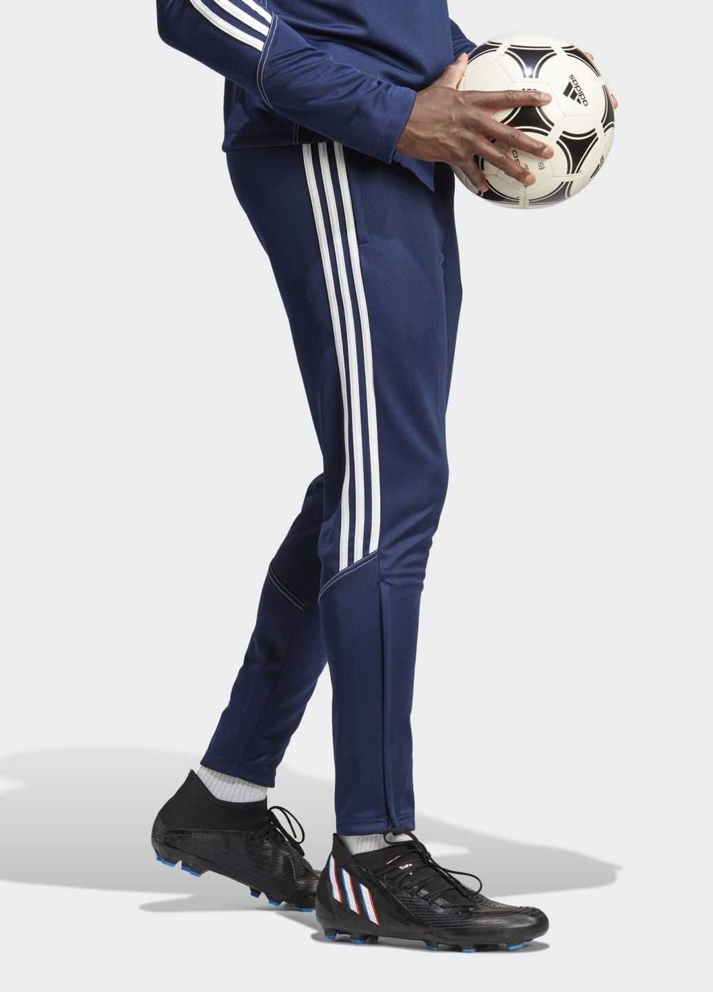 Спортивні штани Tiro 23 Club adidas (281304761)