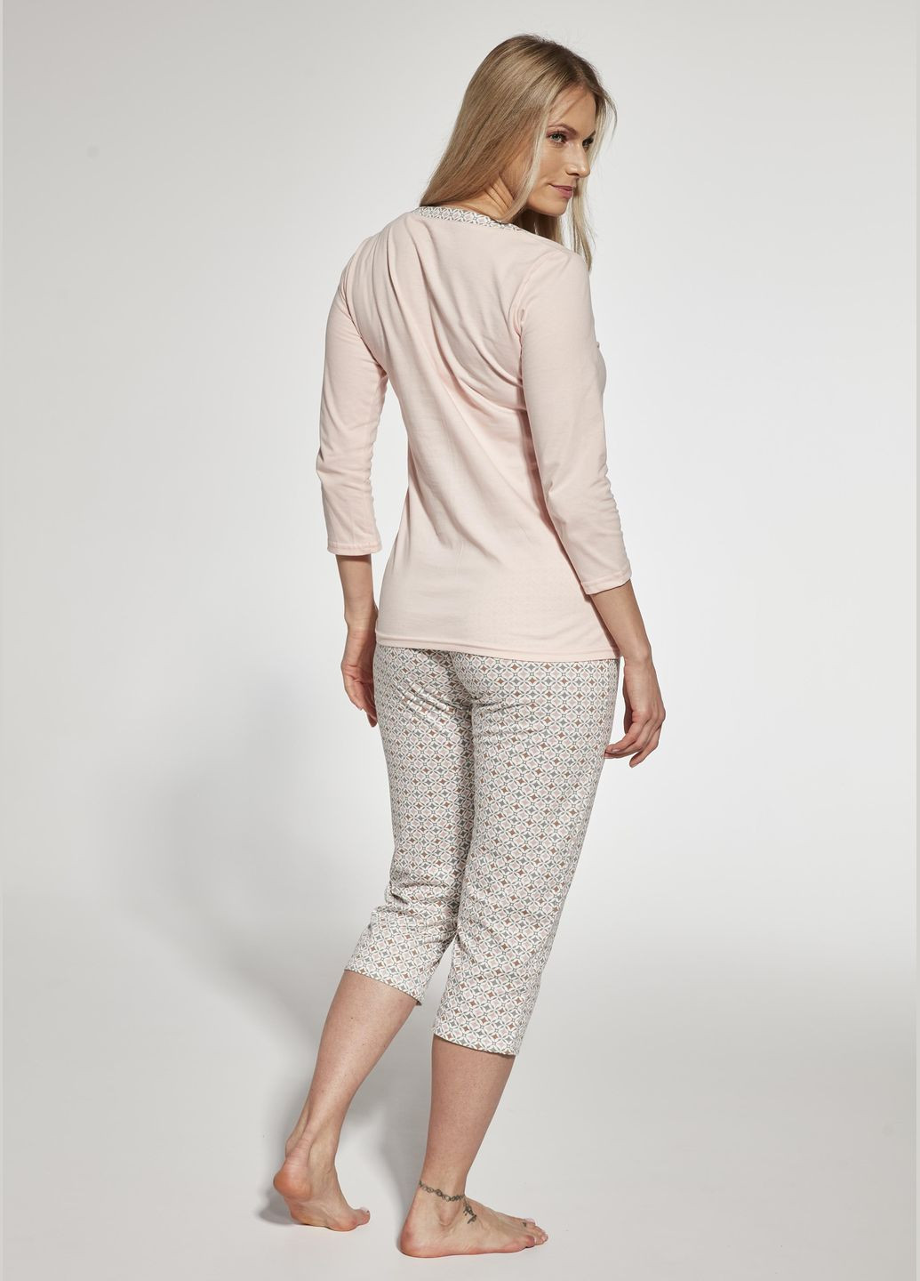 Комбинированная всесезон пижама женская 358 cindy xxl рожево-бежевий 766-23 футболка + капри Cornette