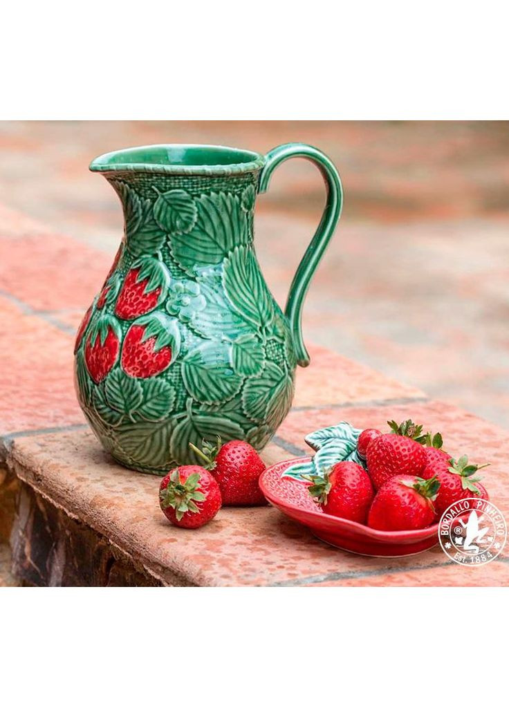 Кувшин Morango 2200мл керамический для сервировки и декора столов посуда для напитков Bordallo Pinheiro (368980192)