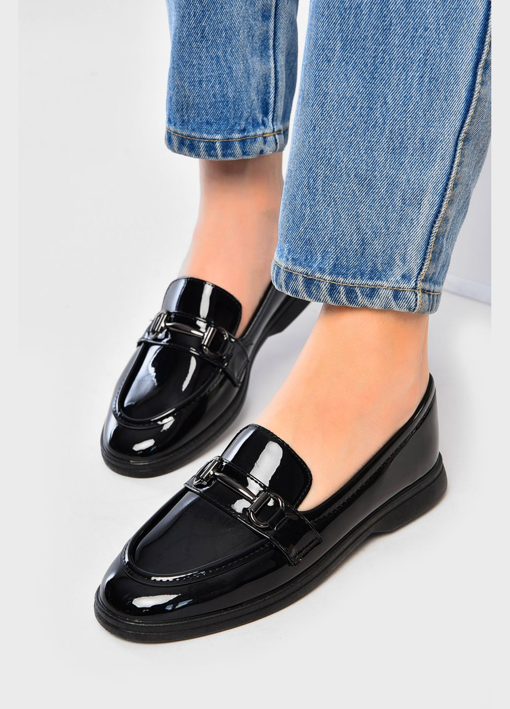 Let's Shop Туфли-лоферы женские черного цвета лоферы черный з текстиль, украина — демисезон (331288223)