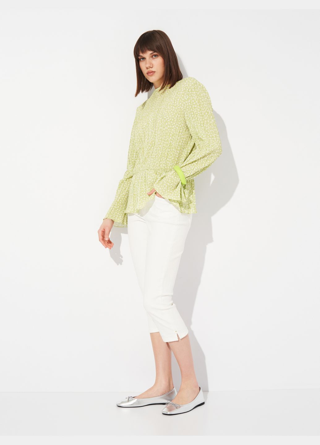 Зелёная блуза в цветочный принт Monki