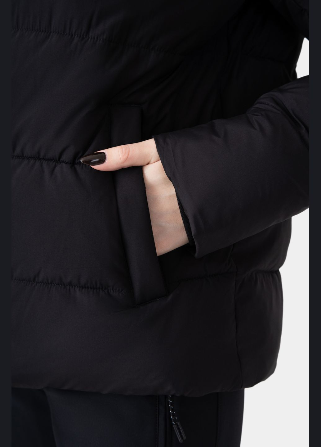 Чорна зимня куртка чорна з наповнювачем "біо пух" m Avecs