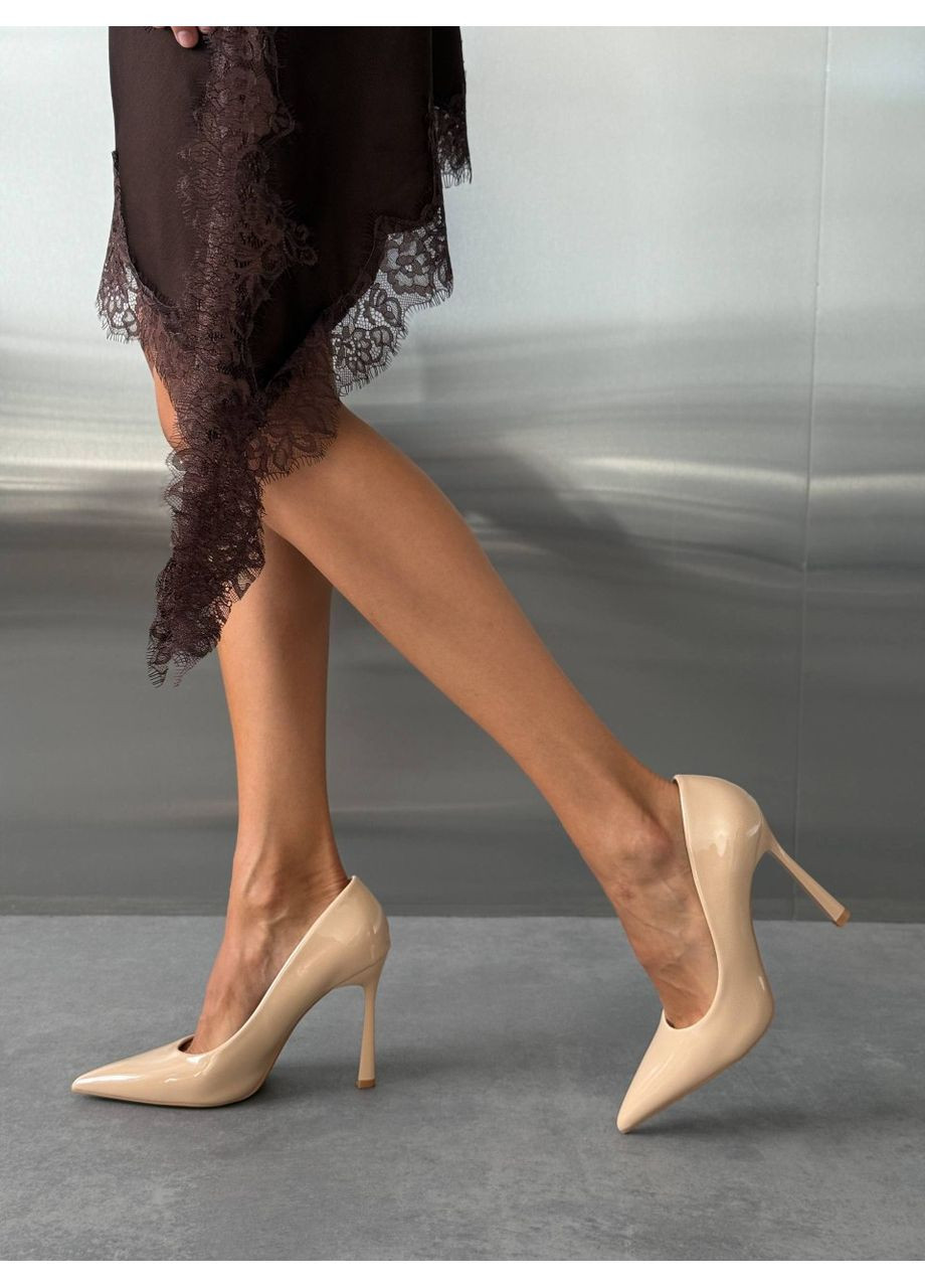 Helen Елегантні лаковані туфлі на високому підборі бежевий з штучна шкіра, україна — (353966502)