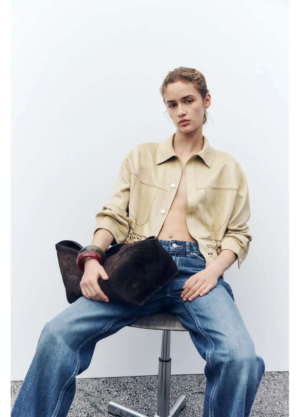 Бежевая демисезонная перфорированная куртка из искусственной замши Zara