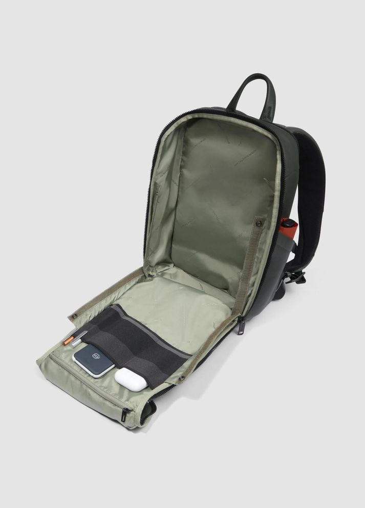 Рюкзак для ноутбука Than (S135) Green CA6610S135_VE Piquadro (372674669)