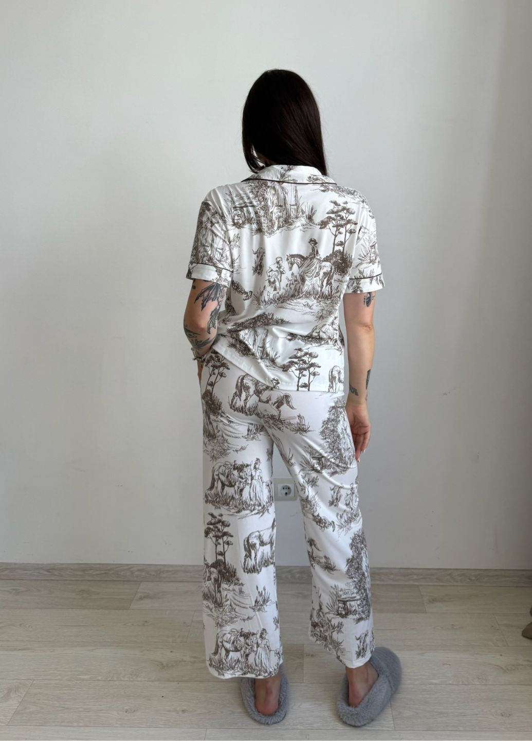 Коричнева всесезон піжамка колекції «велич» VIDCHUY