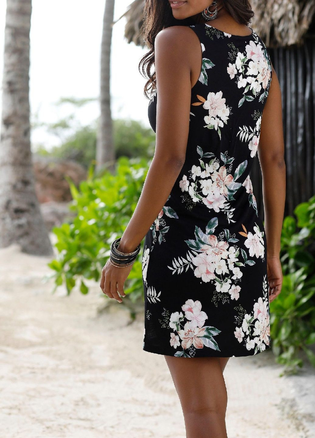 Черное пляжное платье Lascana с цветочным принтом