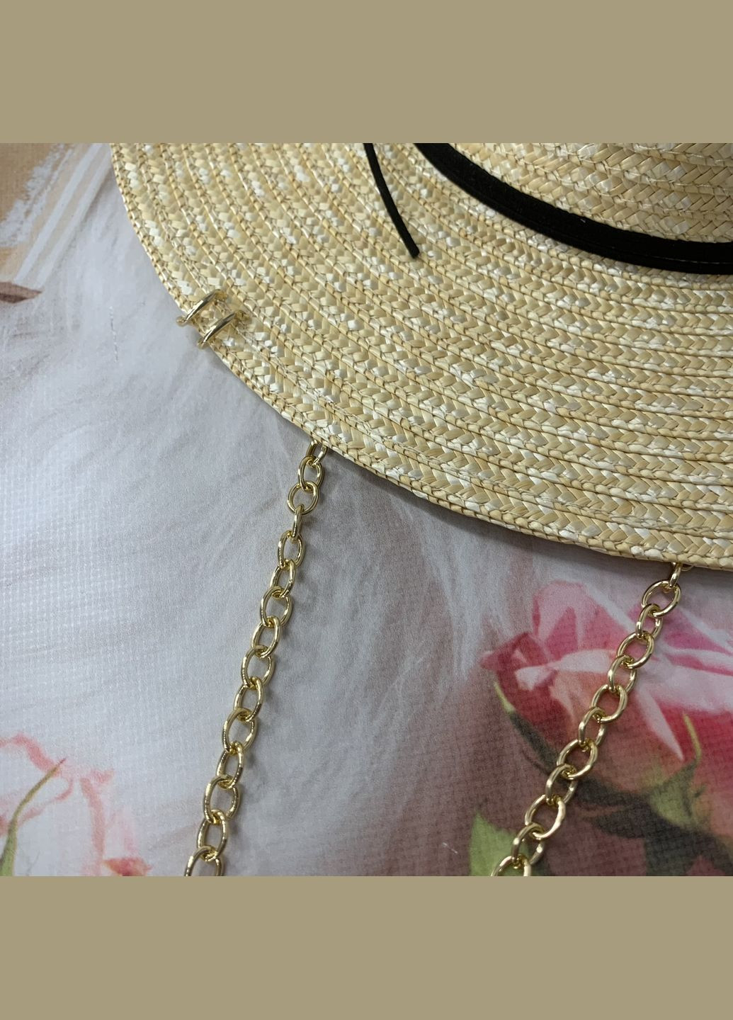 Літній солом'яний капелюх канотьє з ланцюгом і пірсингом Seychelles (поля 9 см, золото) No Brand (293943130)