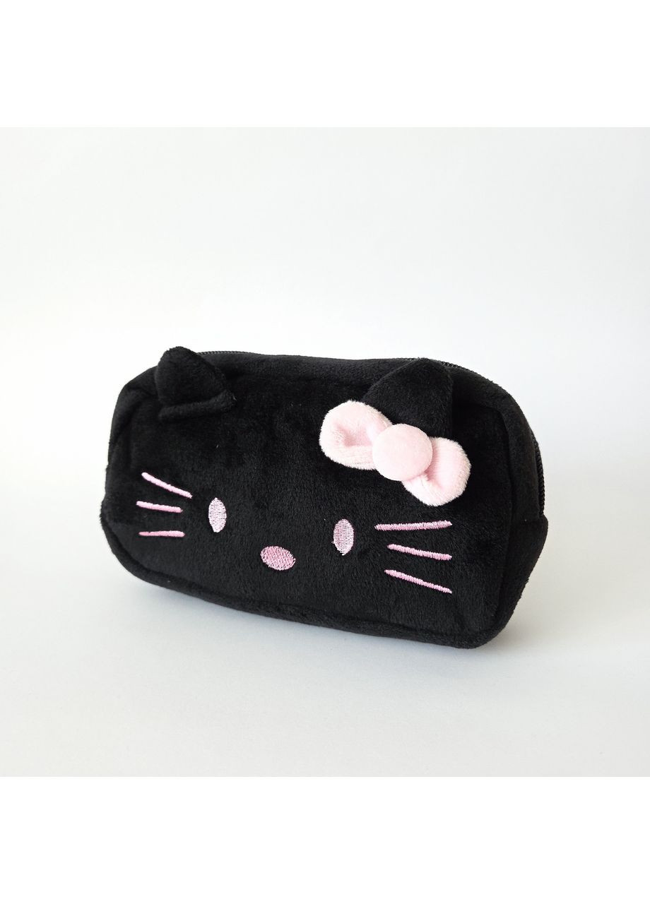 Мягкий вместительный плюшевый пенал Hello Kitty для школы и офиса с молнией черный No Brand (362356251)