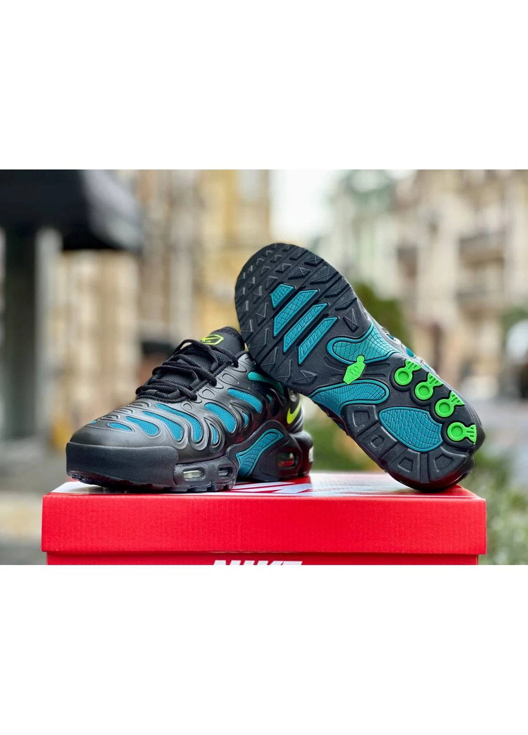 Черные летние кроссовки nike air max tn plus drift black green найк аир макс тн плюс No Brand