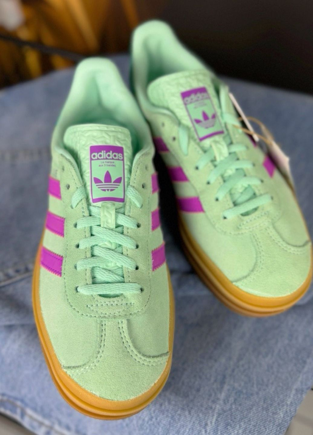 Салатові всесезонні кросівки adidas Gazelle Bold