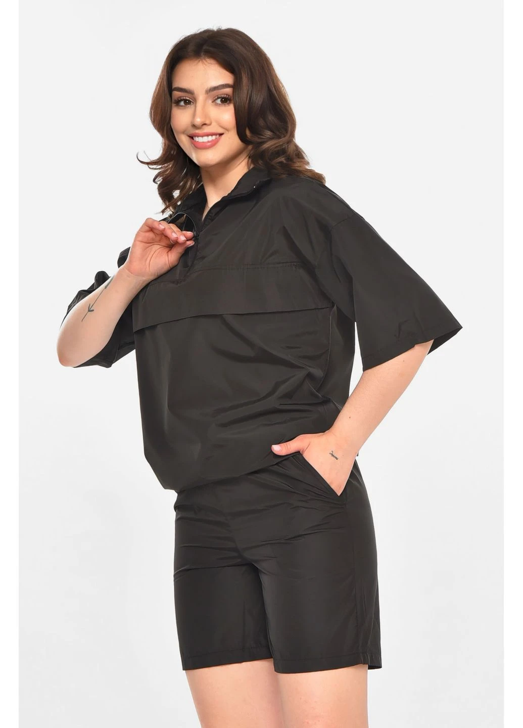 Костюм женский однотонный черного цвета Let's Shop (394161825)