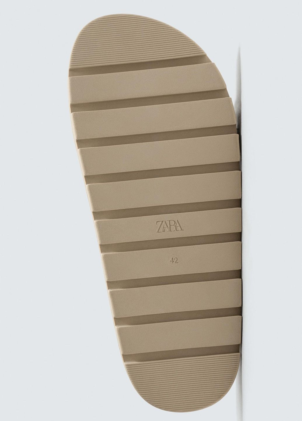 Бежевые повседневные шлепанцы Zara