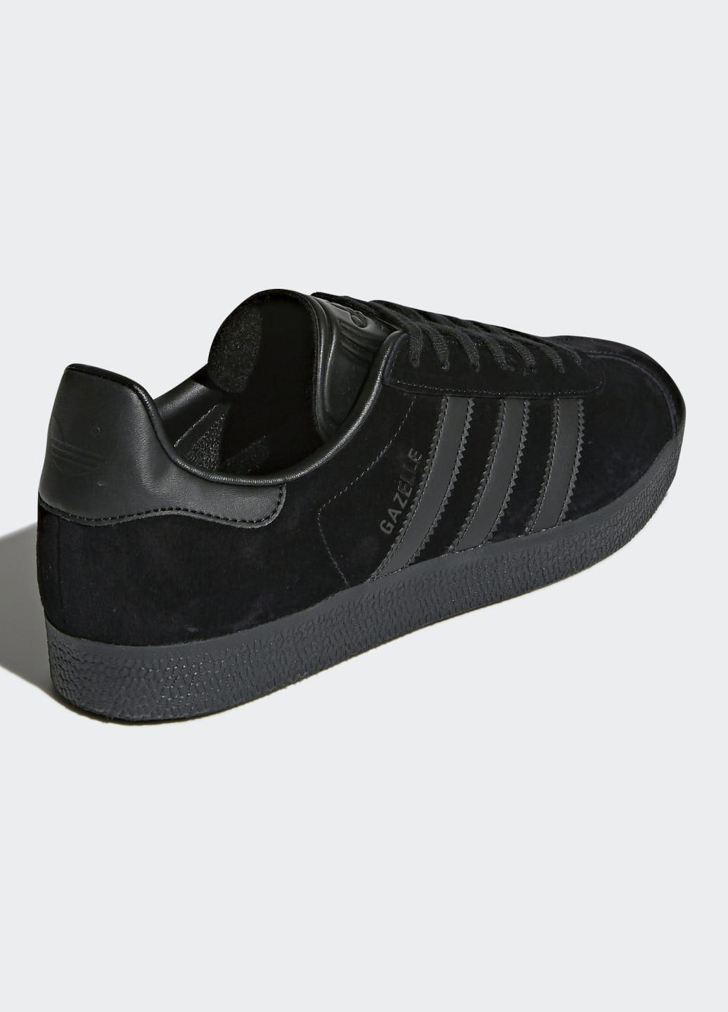 Чорні всесезон кросівки gazelle adidas