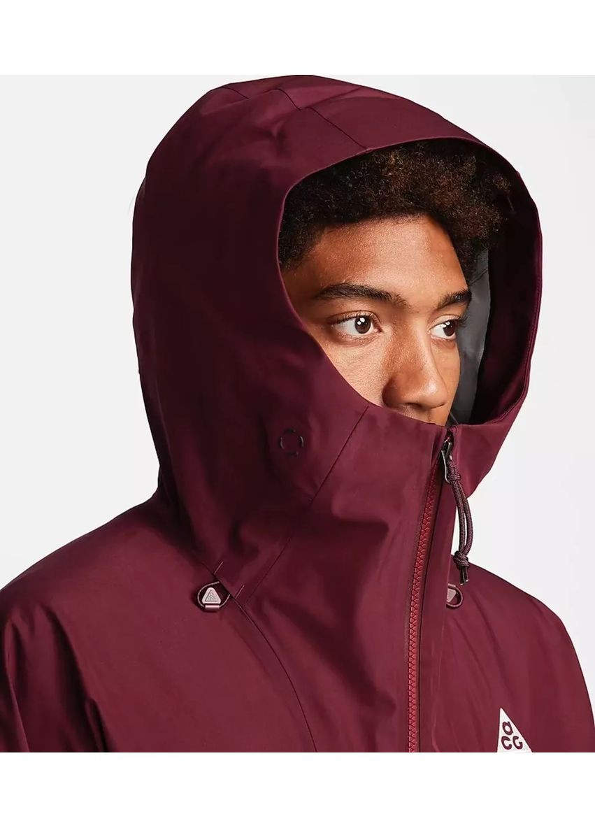 Бордова демісезонна куртка Nike