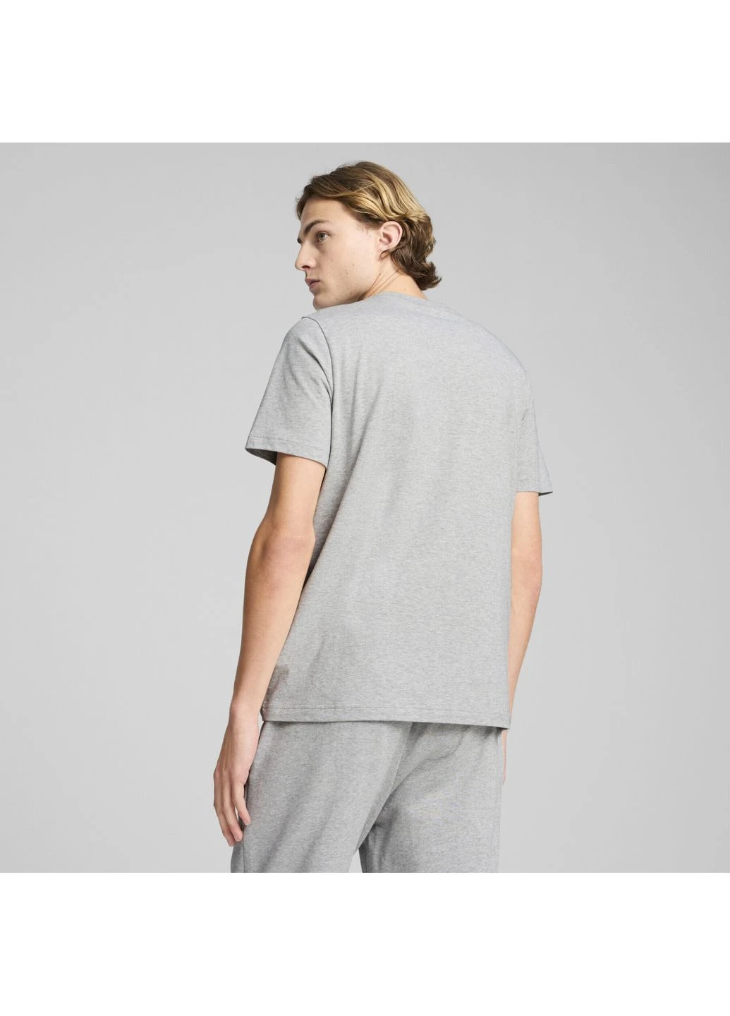 Серая футболка ess elevated tee grey 684726-04 Puma