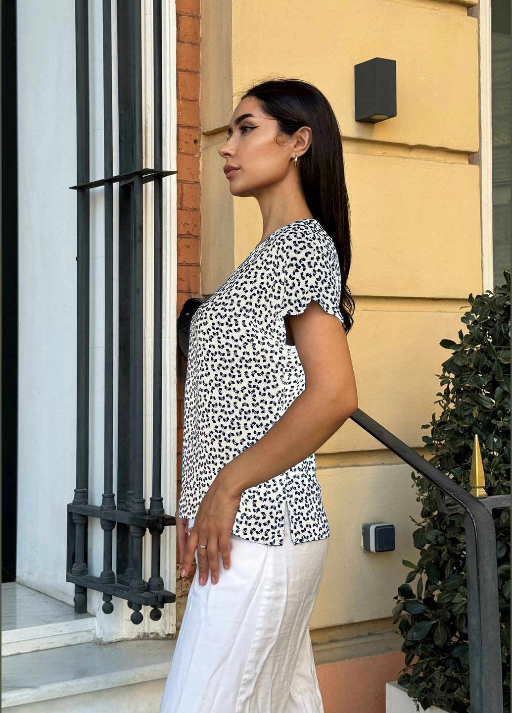 Белая " каплица стиля" – о принте и элегантном виде INNOE Блузка