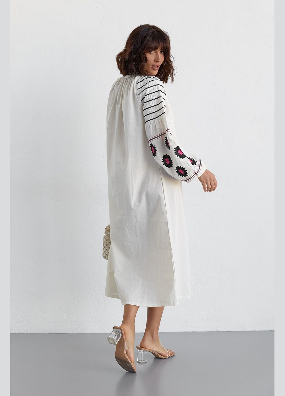 Молочное платье-вышиванка свободного кроя ESQ